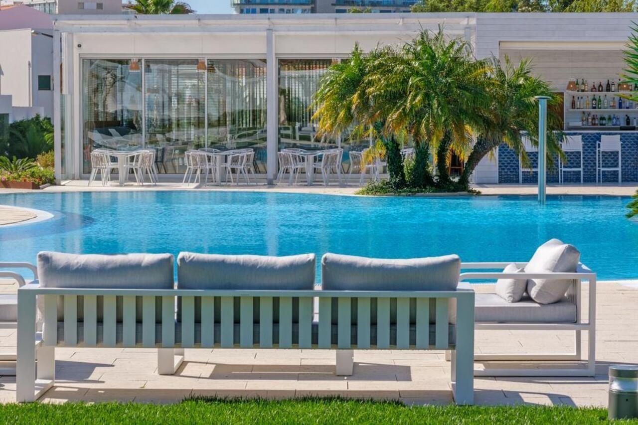 Malibu Foz Hotel - La Maison Younan Figueira da Foz Exterior foto The pool at the hotel