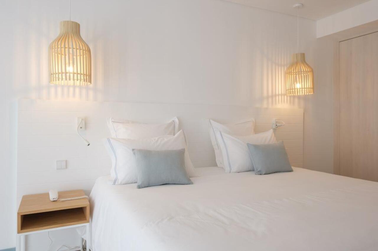 Malibu Foz Hotel - La Maison Younan Figueira da Foz Exterior foto A bedroom at the hotel