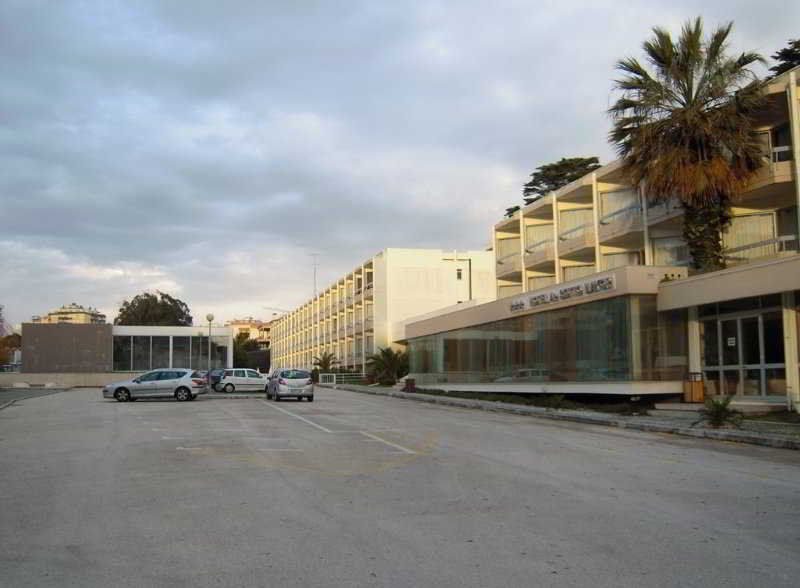 Malibu Foz Hotel - La Maison Younan Figueira da Foz Exterior foto The campus of the University of Patras