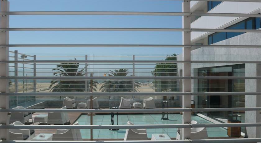 Malibu Foz Hotel - La Maison Younan Figueira da Foz Exterior foto View of the beach from the hotel