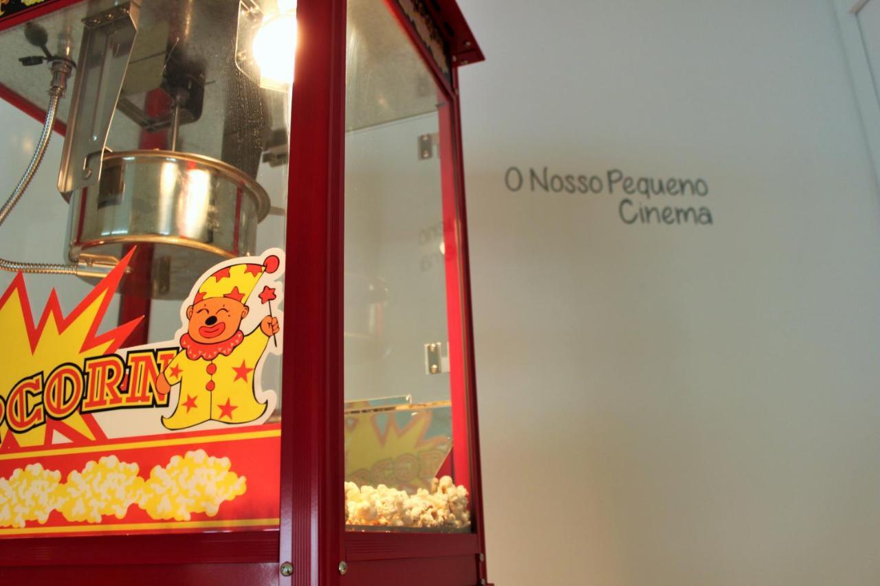 Malibu Foz Hotel - La Maison Younan Figueira da Foz Exterior foto Popcorn machine at the cinema