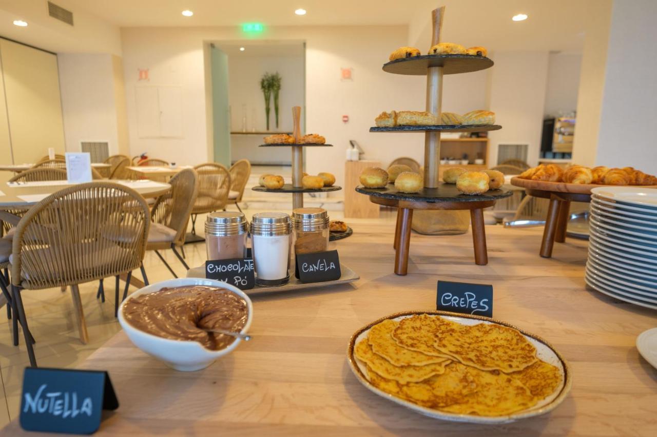 Malibu Foz Hotel - La Maison Younan Figueira da Foz Exterior foto Breakfast at the hotel