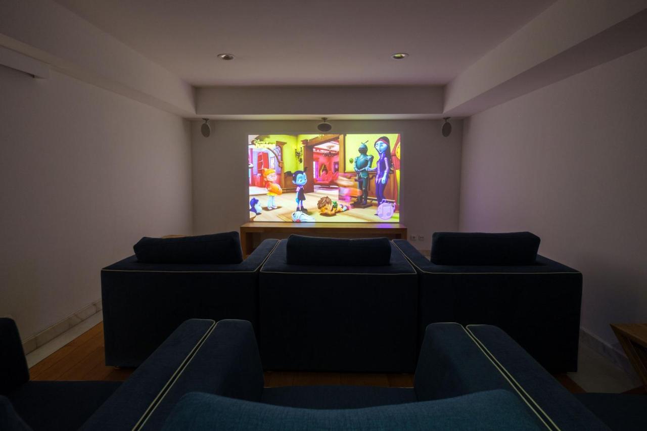 Malibu Foz Hotel - La Maison Younan Figueira da Foz Exterior foto A home theater